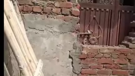 अमरोहा: अमरोहा में दबंगों के हौसले बुलंद, जोया विकास खंड की जमीन पर दीवार तोड़कर कब्जे की कोशिश, तीन पर मुकदमा दर्ज
