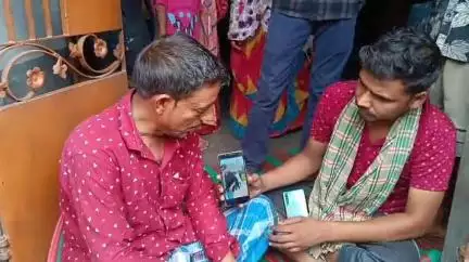 হরিহরপাড়া: সংসারের হাল ধরতে ভিন রাজ্যে কাজে গিয়ে প্রথমদিনেই পাঁচ তলা বিল্ডিং থেকে পড়ে মৃত্যু বড় ছেলের,শোকস্তব্ধ ললিতপুর