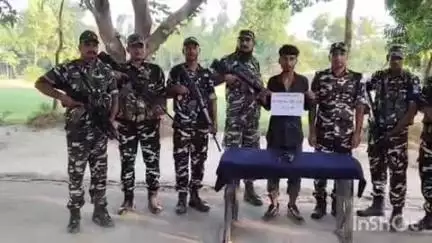 हरलाखी: पिपरांव व महादेवपट्टी SSB कैम्प के जवानों ने एक देशी कट्टा व जिंदा कारतूस के साथ एक बदमाश को किया गिरफ्तार