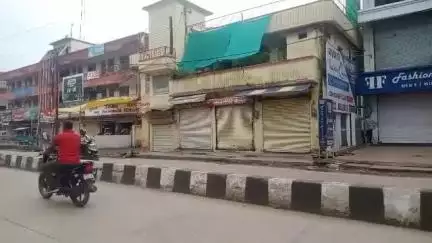 गोपद बनास: सीधी शहर में व्यापारी संघ के आह्वान पर आज अधिकांश दुकानें रहीं बंद
