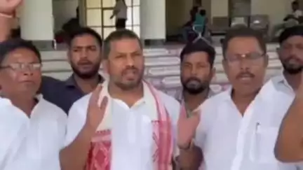 गोड्डा: इटावा में कथावाचक से दुर्व्यवहार के विरोध में यादव महासभा ने डीसी को सौंपा ज्ञापन