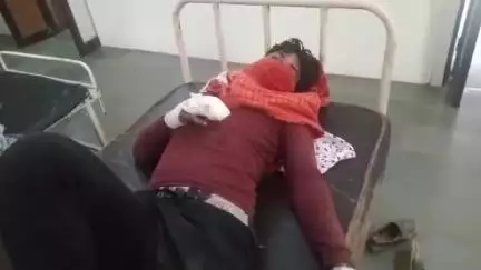 गोपद बनास: जिले के छमरस में ट्रैक्टर ट्रॉली में फंसने से व्यक्ति की दो उंगलियां कटीं, अस्पताल में इलाज जारी