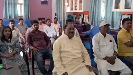 नौतन: नौतन विधानसभा के विधायक ने कार्यकर्ताओं के साथ अपने आवास पर प्रधानमंत्री नरेंद्र मोदी के 'मन की बात' सुनी