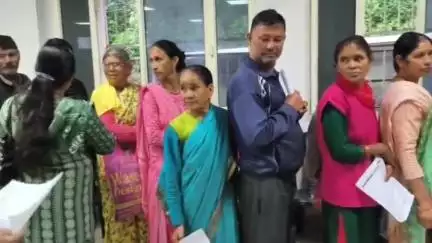 पौड़ी: हंस अस्पताल सतपुली ने पौड़ी में विशाल निशुल्क हेल्थ कैंप का आयोजन किया, बड़ी संख्या में लोगों ने लिया शिविर का लाभ