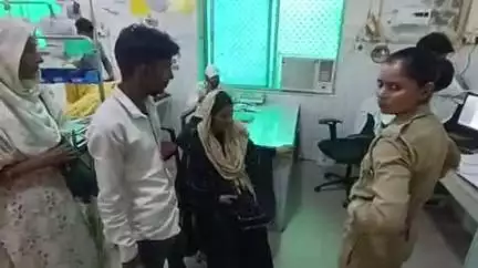 बदायूं: शेखूपुर गांव में कहासुनी के दौरान तीन लोगों ने महिला के पेट में लातें मारकर किया घायल