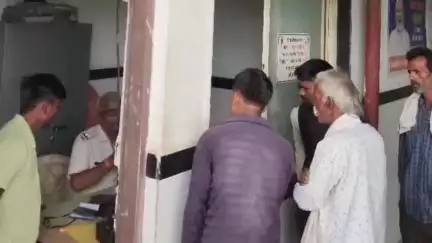छतरपुर नगर: ब्यारदा पुरवा में 5 साल की मासूम को जहरीले कीड़े ने काटा, जिला अस्पताल में हुई मौत