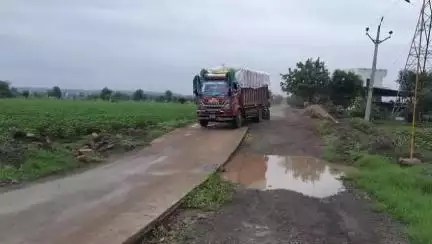 अंजड़: अंजड मोहिपुरा रोड पर अधूरे निर्माण से दुर्घटना की आशंका, ग्रामीणों में आक्रोश
