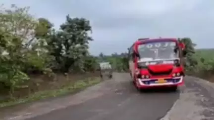 हुज़ूर: रीवा जा रही पूजा ट्रेवल्स बस की लोडर से टक्कर, सिरमौर में सड़क हादसे का रील बना रहे युवकों ने वीडियो बनाया
