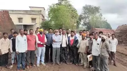 निवाली: बड़वानी जिले के पानसेमल जनपद की 6 ग्राम पंचायतों के सरपंचों व जनप्रतिनिधियों की संयुक्त बैठक आयोजित