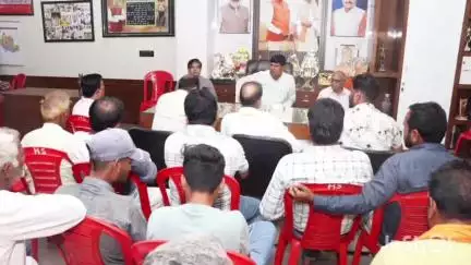 पठारी: क्षेत्र के एक दर्जन से अधिक नागरिकों ने विभिन्न समस्याओं के समाधान के लिए विधायक को दिए आवेदन