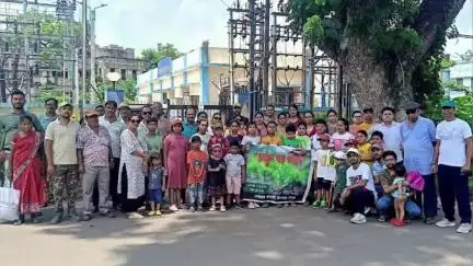 বহরমপুর: সমাজ বাঁচাতে অভিনব উদ্যোগ গ্রহণ বহরমপুরের ১৮ নম্বর ওয়ার্ডের  লোয়ার কাদায় কিশোর সংঘের যুবকদের