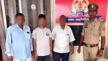 खुर्जा: ऑपरेशन मुस्कान के अंतर्गत थाना जहाँगीरपुर पुलिस ने 1 गुमशुदा लड़के को उसके परिजनों को सुपुर्द किया