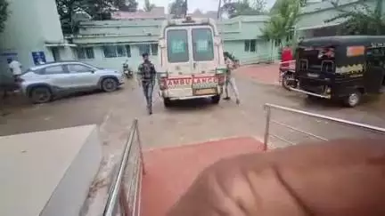 ଯାଜପୁର: ପାଣିକୋଇଲି ଥାନା କୃପାଳୁ ରାଇସମିଲ ନିକଟରେ ଅଜଣା ଗାଡି ସାଇଡ ମାରିବାରୁ ବାଇକରୁ ପଡି ଯୁବକ ଗୁରୁତର