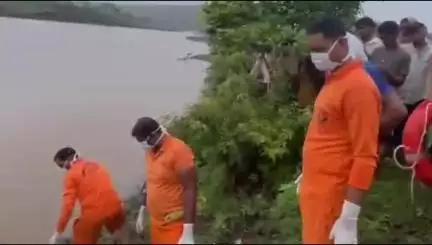 छोटी सरवन: दानपुर थाना क्षेत्र के कुंदन नदी में बहा चालक का शव, भमेड़ी गांव की नदी में 50 घंटे बाद मिला