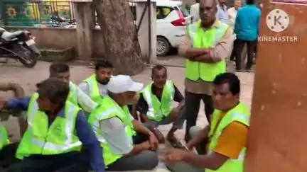 અમદાવાદ શહેર: અમદાવાદમાં સર્જાયેલ અકસ્માતમાં મહિલાનું મોત, સફાઇ કર્મીઓએ કામ બંધ રાખી નોંધાવ્યો વિરોધ