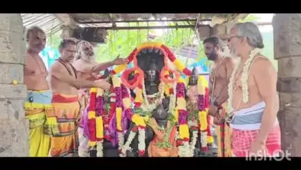 పెందుర్తి: దేశం సుభిక్షంగా ఉండాలని సింహగిరి ఉత్తరాన ఉన్న వైకుంఠ మెట్ట పొల్లు బండపై వరద పాయసం
