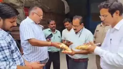 दतिया नगर: पीडीएस के खाद्यान्न की कालाबाजारी रोकने के लिए प्रशासन की सख्त कार्रवाई, दतिया फ़ूड कम्पनी के विरुद्ध जांच जारी : SDM