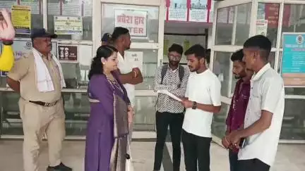 बुरहानपुर नगर: बुरहानपुर: अखिल भारतीय विद्यार्थी परिषद ने एसडीएम को ज्ञापन सौंपा, कांग्रेस के सदस्यता अभियान का किया विरोध