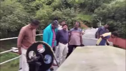 പീരുമേട്: ജലനിരപ്പ് ഉയർന്നതോടെ മുല്ലപ്പെരിയാർ അണക്കെട്ട് തുറന്നു, ഡാമിൻ്റെ 13 ഷട്ടറുകളും ഉയർത്തി