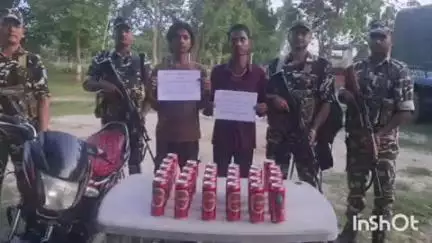 मधवापुर: एसएसबी कैम्प के जवानों ने 26 बोतल शराब व बाइक के साथ दो धंधेबाजों को किया गिरफ्तार