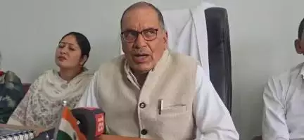 पिथौरागढ़: कांग्रेस के जिला प्रभारी भगीरथ भट्ट ने सिलथाम में नवनियुक्त चुनाव में पार्टी विरोधी गतिविधि पर विधायक को आड़े हाथ लिया