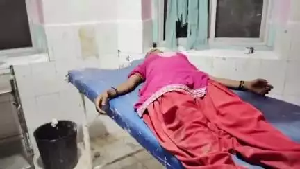 पुपरी: भहमा गांव में पारिवारिक विवाद में पति द्वारा पत्नी को मारपीट कर किया जख्मी, बेहतर इलाज के लिए किया गया रेफर