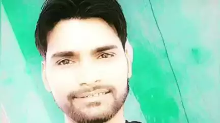 बदायूं: इस्लामगंज गांव के निकट पीपल के पेड़ से टकराया सीएनजी टैंकर, चालक की हुई मौत