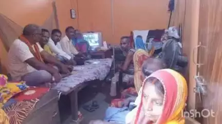 फारबिसगंज: फारबिसगंज में बीजेपी कार्यकर्ताओं ने प्रधानमंत्री नरेन्द्र मोदी के मन की बात कार्यक्रम को सुना