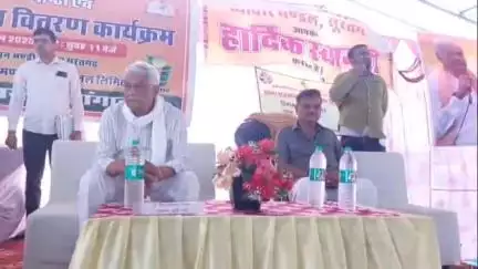 सूरतगढ़: कृषि मंत्री ने नई अनाज मंडी में उर्वरक बैगों का वितरण किया, किसान गोष्ठी में कांग्रेस नेताओं पर किया पलटवार
