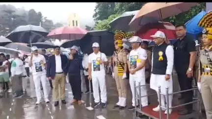 शिमला शहरी: शिमला में तेज बारिश के बीच हाफ मैराथन का आयोजन, राज्यपाल ने रिज पर दिखाई झंडी