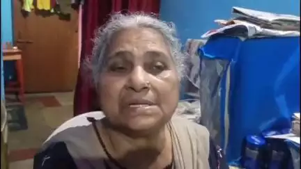 मधुपुर: मधुपुर में ठगों ने बेटा-पोता की मौत का डर दिखाकर वृद्ध महिला से लाखों के सोने के जेवर ठगे