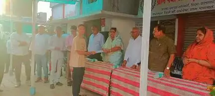 खैरलांजी: विधायक ने ग्राम पाण्डरवानी में 15 हितग्राहियों को अंत्येष्टि सहायता राशि भेंट की