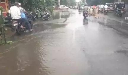 ಕಲಬುರಗಿ: ಕಲಬುರ್ಗಿಯಲ್ಲಿ ಸುರಿದ ಮಳೆ,ಕೆಲಕಾಲ ಜನಜೀವನ ಅಸ್ತವ್ಯಸ್ತ