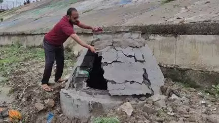 मंदसौर: पशुपतिनाथ मंदिर के सामने सीवरेज योजना के तहत बनाए गए चैंबर टूटे, विधायक विपिन जैन ने कहा- कलेक्टर से शिकायत करूंगा