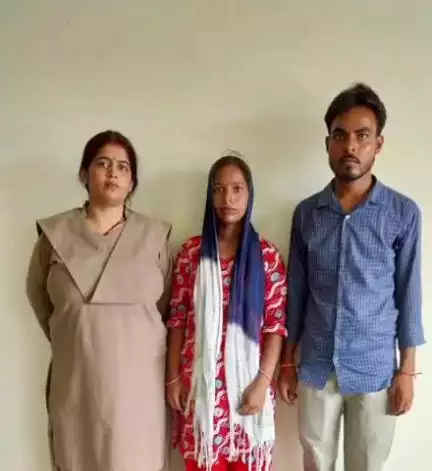 उन्नाव: परिवार परामर्श केंद्र व महिला हेल्पडेस्क के प्रयास से पति-पत्नी के विवादित 17 जोड़े साथ रहने को हुए राजी