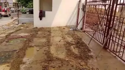 लखीमपुर: शहर में बन रहे निर्माणाधीन जिला अस्पताल की तीन डेडलाइन खत्म, चौथी में भी मेडिकल कॉलेज का निर्माण अधूरा