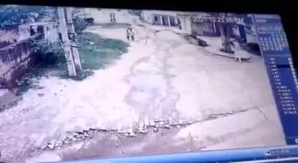 बारिश का समय चल रहा है बिजली के खाम्मो से अपने परिवार की सुरक्षा हेतु थोड़ी सी भी लापरवाही जानलेवा साबित हो सकती है