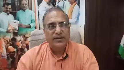 मंदसौर: लोकसभा सांसद सुधीर गुप्ता ने अभिभावकों से की अपील, अपने बच्चों का सरकारी स्कूल में कराएं दाखिला