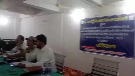 पुपरी: पुपरी के सम्राट भवन में मतदाता सूची पुनरीक्षण अभियान को लेकर प्रशिक्षण शिविर आयोजित