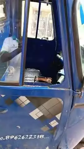 kripya choron se savdhan rahen aur apni gadi ki Suraksha Karen yah hamari gadi ki battery aur tripal chori ho gai hai Pa