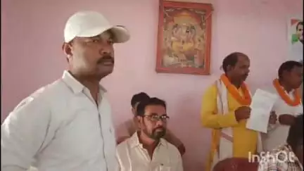 मनिका: मणिका के लोहिया भवन में भारतीय राष्ट्रीय कांग्रेस पार्टी के संगठन सृजन चिंतन मंथन कार्यक्रम का आयोजन