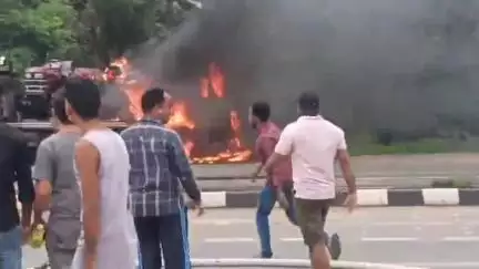 ବରଗଡ: ବରାହଗୋଡ଼ା ଜାତୀୟ ରାଜପଥରେ ଜଳି ଗଲା ଟ୍ରାକ୍ଟର ବୋଝେଇ ଟ୍ରଲର