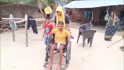 अमेठी: अमेठी के रंजीत के जीवन में टूटी मुसीबतों की कमर, हादसे में 80% पैरालाइज्ड, ठेकेदार ने किया बेसहारा