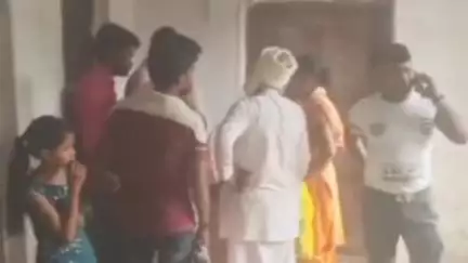 गोंडा: राशन कार्ड बनवाने के लिए जिला पूर्ति विभाग गोण्डा के चक्कर लगा रहे हैं लाभार्थी, विभाग ने दिया आश्वासन #jansamasya