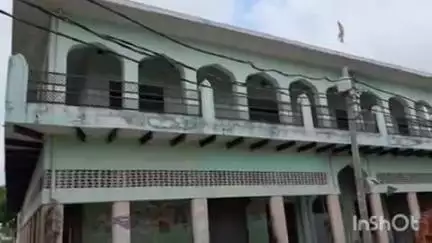 अकबरपुर: बंजर भूमि पर बने मदरसे को नगर पंचायत को किया दान, आलापुर में बुलडोजर कार्रवाई से बचने के लिए मदरसा कमेटी ने लिया फैसला