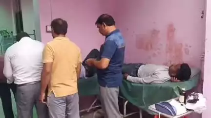 तमकुही राज: बनवरिया फोरलेन पर 2 बाइक में हुई भिड़ंत, 2 लोग गंभीर रूप से हुए घायल