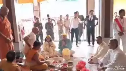 देवघर: सुप्रीम कोर्ट के न्यायाधीश सूर्यकांत शर्मा ने देवघर बाबा बैद्यनाथ मंदिर में की पूजा-अर्चना