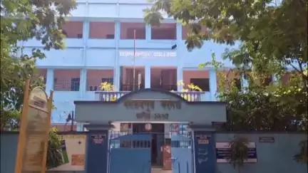 বহরমপুর: র‍্যাগিং এর অভিযোগে বহরমপুর কলেজের হোস্টেল থেকে সাসপেন্ড ৫ ছাত্র