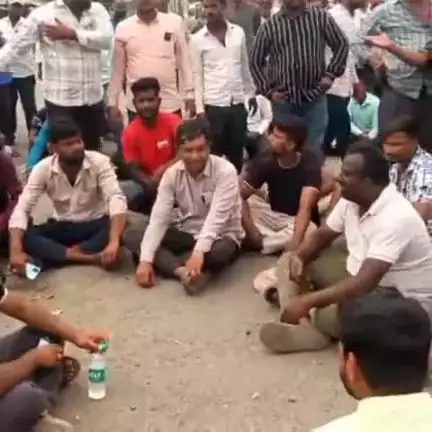 ಚಿಂಚೋಳಿ: ಸುಲೇಪೇಟ್ ಗ್ರಾಮದಲ್ಲಿ ಮೈಕ್ರೋ ಫೈನಾನ್ಸ್ ಸಿಬ್ಬಂದಿಗಳ ಕಿರುಕುಳ ಬೇಸತ್ತು ವ್ಯಕ್ತಿ ಆತ್ಮಹತ್ಯೆ ಖಂಡಿಸಿ ಪ್ರತಿಭಟನೆ