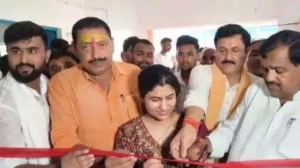 मोतिहारी: जसौली जमुनिया में आयोजित निशुल्क स्वास्थ्य शिविर का उद्घाटन गन्ना एवं उद्योग मंत्री ने किया